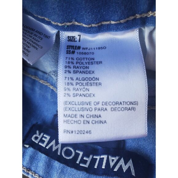 Wallflower Shorts 7 Juniors Ultra Fit Denim Light Wash Cuffed Mid Rise Summer - Picture 4 of 4